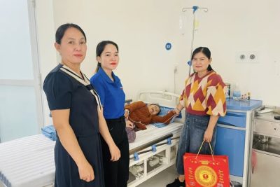 THĂM MẸ VIỆT NAM ANH HÙNG